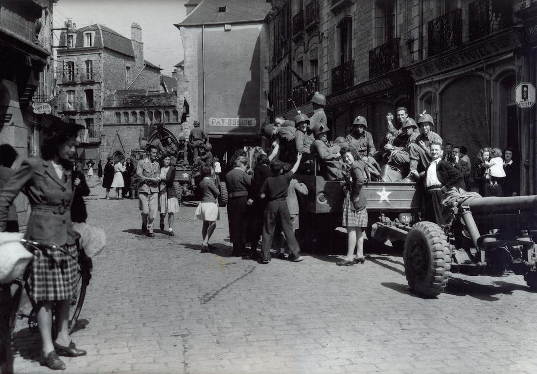 Exposition Août 1944 : la Libération de Dinan, Visite commentée à la Bibliothèque de Dinan