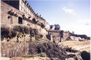 Conférence de la SHAASM, Histoires des remparts de Saint-Malo