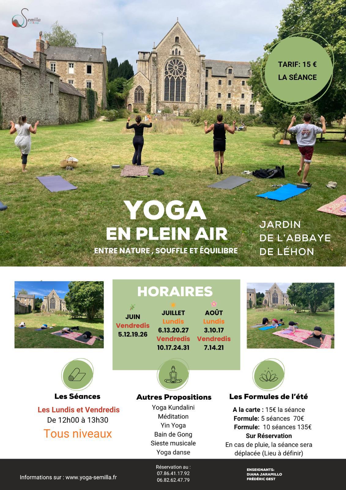 Yoga au jardin de l'abbaye de Léhon Dinan